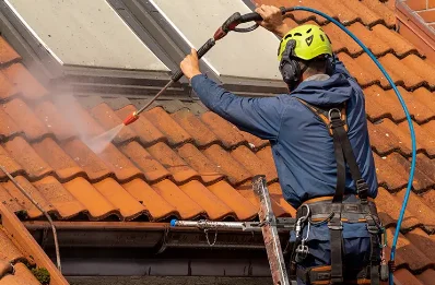 Démoussage et hydrofuge de toiture à Bouhans